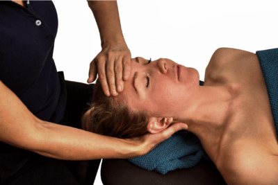Ansiktsmassage med varma stenar 1